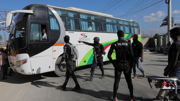 Geng Kriminal Bikin Ulah, Polisi Haiti Gelar Demo di Ibu Kota