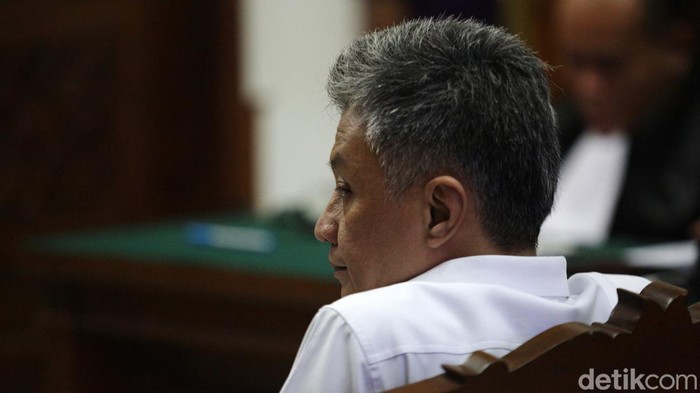 Mantan Karo Paminal Divisi Propam Polri Hendra Kurniawan dituntut 3 tahun penjara terkait perusakan CCTV hingga menghambat penyidikan kasus pembunuhan Brigadir N Yosua Hutabarat di Pengadilan Negeri Jakarta Selatan, Jumat (27/1/2023).