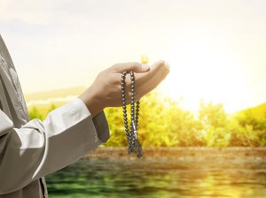 Bacaan Doa Istighosah, Memohon Pertolongan pada Allah SWT