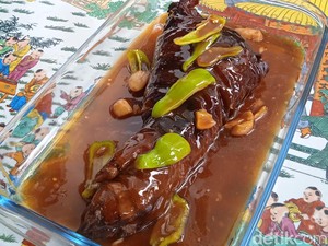 5 Fakta Ho Pao Cu Kiok, Olahan Kaki Babi Utuh Khas Singkawang