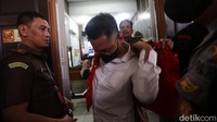 Dalam perkara ini, AKP Irfan Widyanto didakwa terlibat perusakan CCTV yang membuat terhalanginya penyidikan kasus pembunuhan Brigadir N Yosua Hutabarat. Kasus ini berawal dari pembunuhan berencana terhadap Yosua di rumah dinas Ferdy Sambo pada Jumat (8/7/2022).