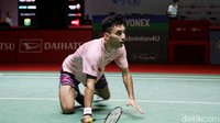 Meski harus bermain jatuh bangun saat bertanding, tunggal putra India Sen Lakhysa harus mengakui keunggulan lawannya Jonatan Christie.