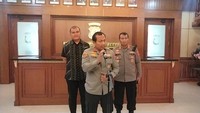 Penangkapan Samanhudi diumumkan langsung Kapolda Jatim Irjen Toni Harmanto (Foto: Deny Prastyo Utomo/detikJatim)