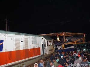 Kecelakaan KA Sancaka Tabrak Truk di Mojokerto: Kronologi dan Pemicunya