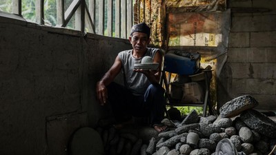 Kerajinan Lesung dan Alu Tradisional Bogor Ini Tembus ke Pasar Asia Lho