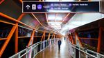 Keren, Kelap-kelip Lampu Skywalk Kebayoran Lama di Malam Hari