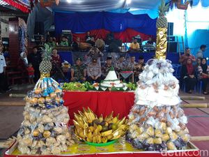Meriahnya Kirab Budaya Metri Dukuh di Sidotopo Boyolali