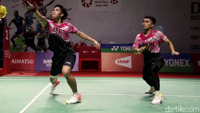 Leo/Daniel Ngegas ke Semifinal Indonesia Masters 2023 Leo Rolly Carnando/Daniel Marthin ikutan lolos ke semifinal Indonesia Masters 2023. Keduanya menekuk ganda Jepang, Keiichiro Matsui/Yoshinori Takeuchi.