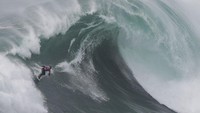 Ukuran ombak yang penuh ketidakpastian di Nazaré dipicu ngarai bawah laut sepanjang 200 kilometer dengan kedalaman 5 kilometer. Carlos Costa/AFP/Getty Images  