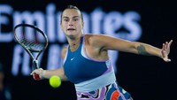 Di lapangan yang sama, Sabalenka melaju ke final setelah mengalahkan petenis non unggulan asal Polandia, Magda Linette dengan skor 7-6 (7-1), 6-2. Ini merupakan final grand slam pertama bagi petenis 24 tahun tersebut. Getty Images/Andy Cheung  