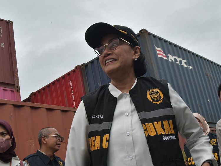 Menkeu Sri Mulyani Tinjau Dry Port Cikarang, Ada Apa?
