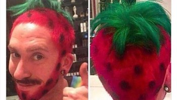 Tetap manis seperti buah stoberi. Foto: f**ked_up_hair via Bored Panda