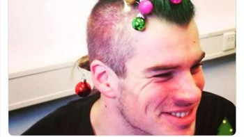 Loh kok, ada pohon natal? Foto: f**ked_up_hair via Bored Panda