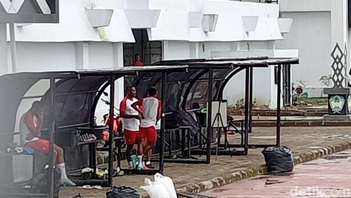 PSM Makassar resmi memperkenalkan dau pemain anyarnya yakni Gunansar mandowen dan Dhanu Syaputra