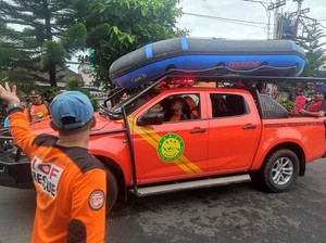 9 Tim Disebar Cari Bocah 8 Tahun Hilang Tercebur Selokan di Malang