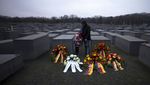 Peringati Hari Holocaust, Bunga Duka Iringi Makam Yahudi di Jerman