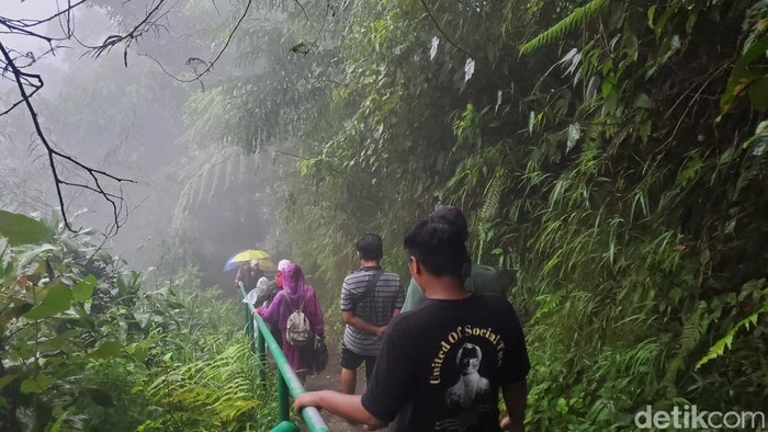 Petilasan Syekh Jumadil Kubro di Bukit Turgo, Sleman.