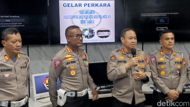 Polda Metro Jaya menjelaskan kasus kecelakaan melibatkan purnawirawan polisi yang menyebabkan mahasiswa UI tewas di Jaksel.