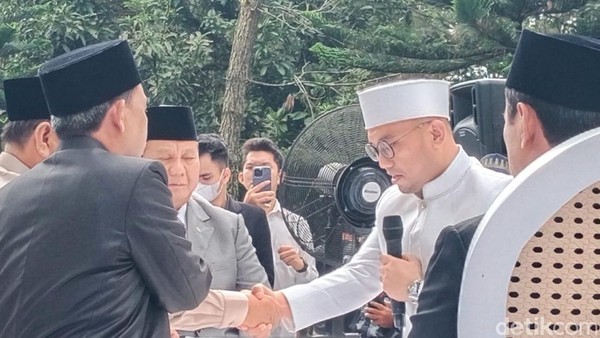 Foto-foto Momen Pernikahan Dahnil Anzar dengan Muna Soraya Putri