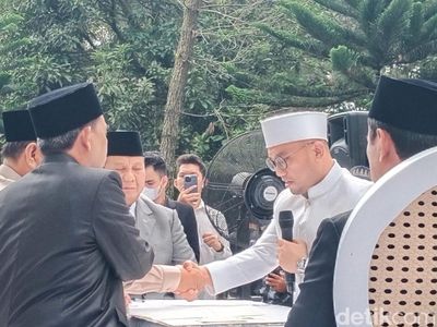 Foto-foto Momen Pernikahan Dahnil Anzar dengan Muna Soraya Putri