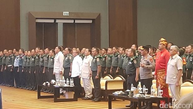 Prabowo Subianto saat acara bersama prajurit TNI di Hotel Santika Medan. (Raja Malo Sinaga/detikSumut)