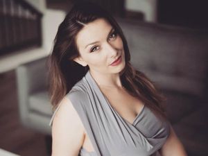 Main di Pathaan, Aktris Ini Ngaku Tak Kenal Shah Rukh Khan