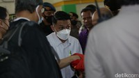 Jaksa juga menuntut Chuck dijatuhi pidana denda Rp 10 juta. Jika tak dibayar, denda itu diganti dengan 3 bulan penjara. 