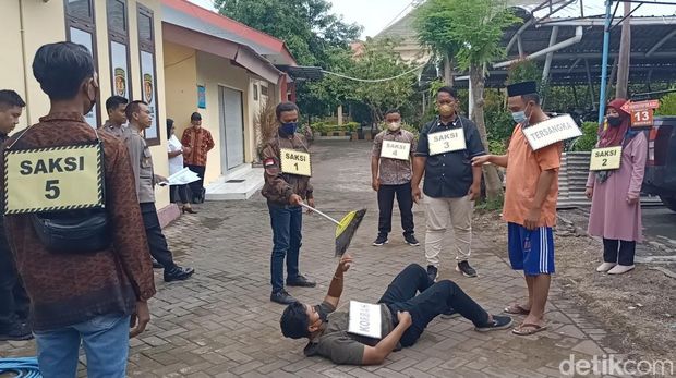 Rekonstruksi pembunuhan karyawan PDAM Probolinggo