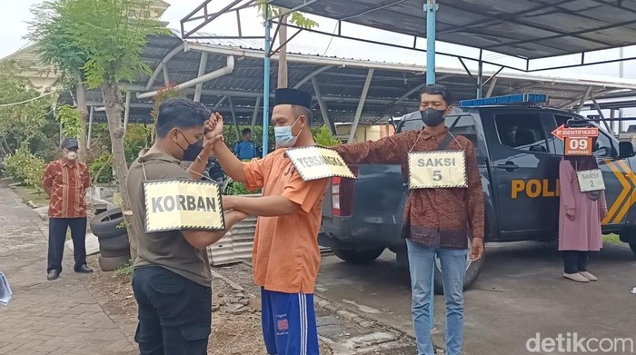Rekonstruksi pembunuhan karyawan PDAM Probolinggo