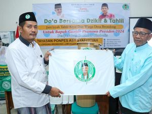 Kiai Muda Pendukung Ganjar Beri Bantuan untuk Ponpes di Lamongan