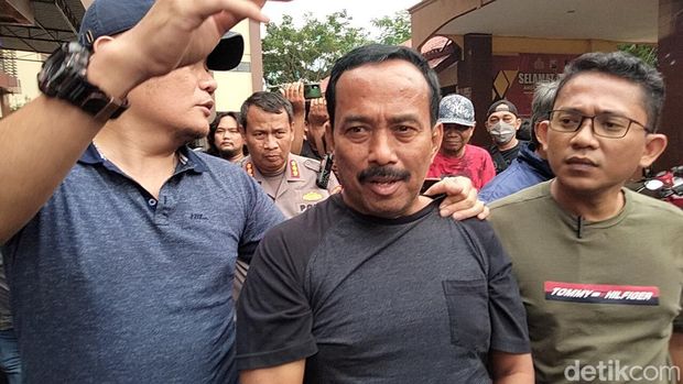 Samanhudi, Mantan Wali Kota Blitar tiba di Polda Jatim