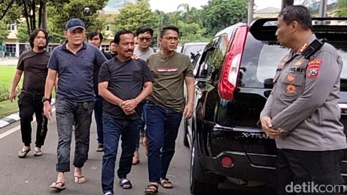 Samanhudi, Mantan Wali Kota Blitar tiba di Polda Jatim Samanhudi, Mantan Wali Kota Blitar tiba di Polda Jatim