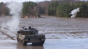 Produsennya, Krauss-Maffei Wegmann, menyebutnya sebagai tank tempur terkemuka di dunia; yang selama hampir setengah abad telah menggabungkan aspek daya tembak, perlindungan, kecepatan, dan kemampuan manuver, membuatnya dapat beradaptasi dengan banyak jenis situasi pertempuran. Foto: Getty Images