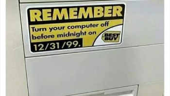 Pengaruh hoax milenium....Foto: Twitter/RetroTechDreams