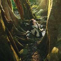 Bali Botanical Garden juga dipilih menjadi lokasi syuting Sugar Rush Ride. Penggemar Indonesia mengenali lokasi tersebut karena solo shot Huening Kai dalam teasernya. Foto: dok. HYBE