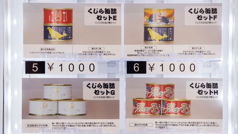 Vending Machine di Jepang Ini Jual Daging Ikan Paus yang Tuai Kontroversi