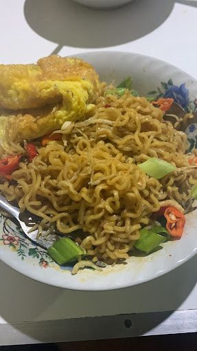 Warmindo hits di Bandung