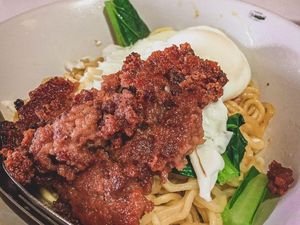 5 Warmindo di Bandung Ini Punya Racikan Mie Instan yang Enak
