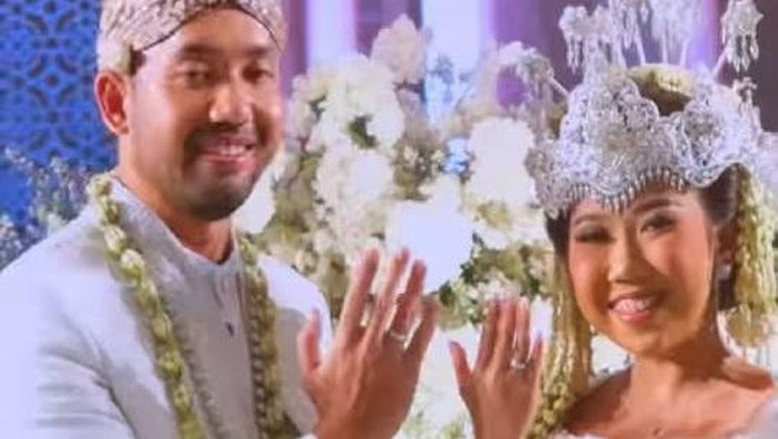 Akad nikah Kiky Saputri