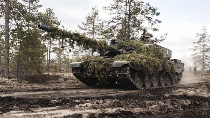 Akan Dikirim ke Ukraina, Ini Penampakan Tank Challenger 2 Inggris Pemerintah Inggris akan mengirim tank Challenger 2 ke Ukraina pada akhir Maret mendatang. Tank itu untuk membantu Ukraina mendorong pasukan Rusia keluar dari wilayahnya.