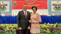 7 Gaya Anggun Bella Saphira Jadi Ibu Persit Dampingi Suami Mantan Jenderal TNI