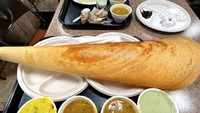 Mereka punya menu andalan Dosa yang merupakan hidangan India terpopuler. Dibuat dari adonan fermentasi beras dan lentil. Terlihat enak ya? Foto: onlyinyourstate.com