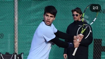 Raket tenis tipe baru... Foto: Reddit