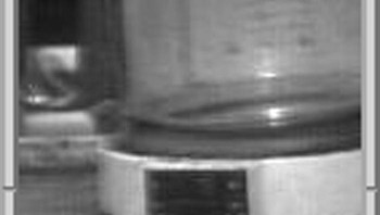 Webcam Pertama di Dunia. Teko kopi Trojan Room adalah subjek dari webcam pertama di dunia. Terletak di laboratorium komputer Universitas Cambridge, itu terus-menerus difilmkan oleh kamera dan dikirim ke semua komputer desktop sehingga orang dapat dengan mudah memeriksa apakah ada kopi yang tersisa tanpa harus melakukan perjalanan jauh ke kamar. Foto: Boredpanda