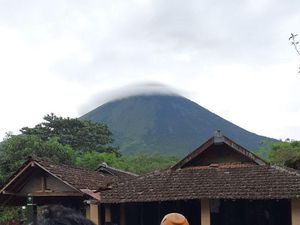 Pendaki Tersesat di Gunung Lamongan Dievakuasi-Dijemput Ortu