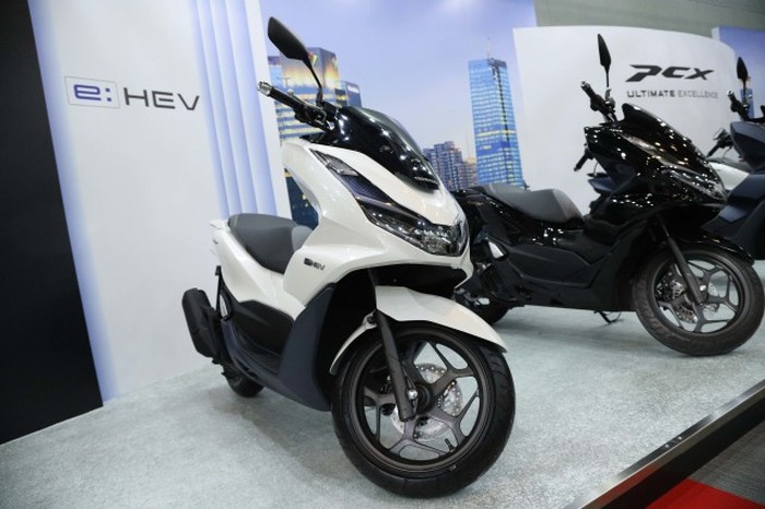 Honda PCX Hybrid. Honda PCX Hybrid.