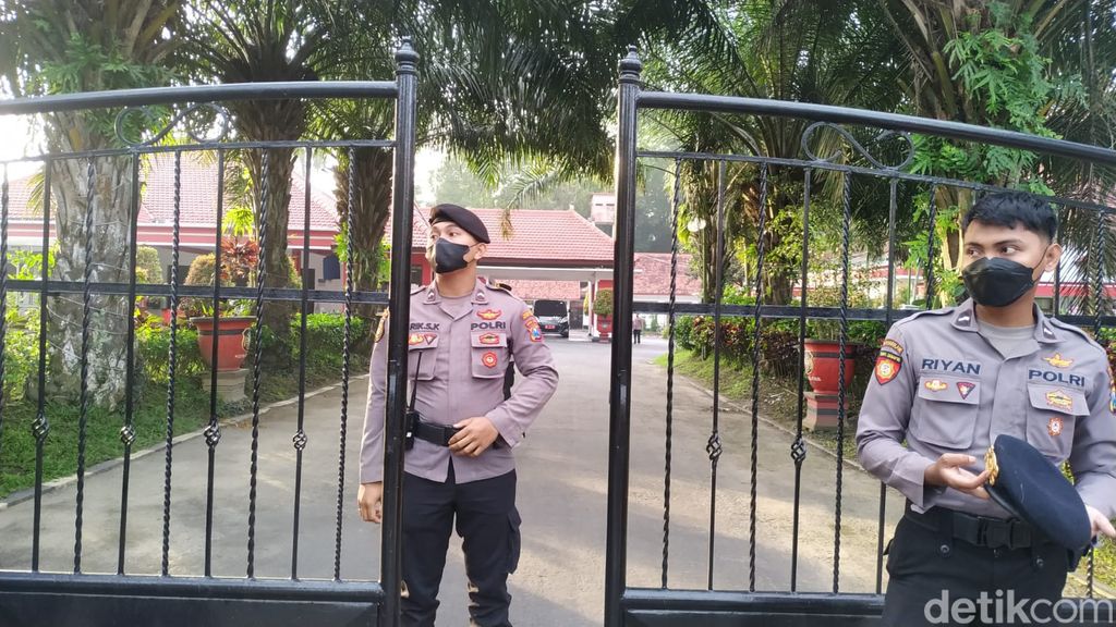 Ilustrasi pengamanan rumah dinas wali kota Blitar.