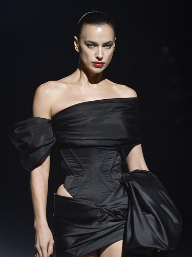 PARIS, FRANCE - JANUARY 26: (EDITORIAL USE ONLY - For Non-Editorial use please seek approval from Fashion House) Irina Shayk walks the runway during the Thierry Mugler Haute Couture Spring Summer 2023 show as part of Paris Fashion Week on January 26, 2023 in Paris, France. (Photo by Victor Boyko/Getty Images)