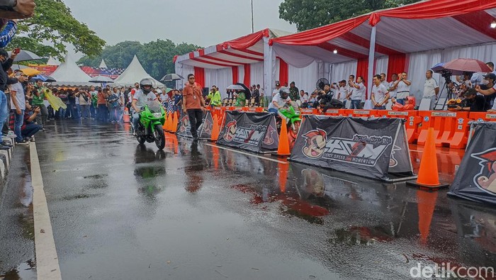 Kapolda Metro dan Pj Gubernur DKI jajal trek street race Kemayoran