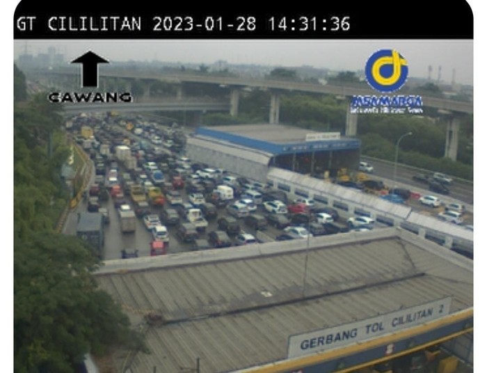 Kemacetan di ruas Tol Jagorawi Sabtu (28/1/2023)-(dok. Travoy)